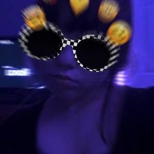 Meet your Posher, Dakota